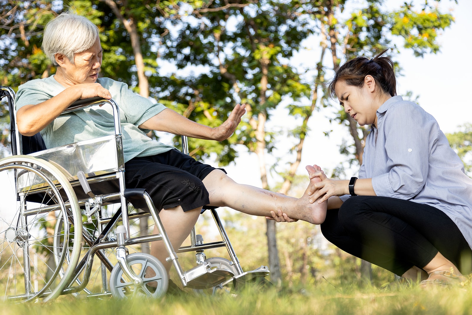 Relieving Aches & Pains: Helping Seniors With Muscle Cramps